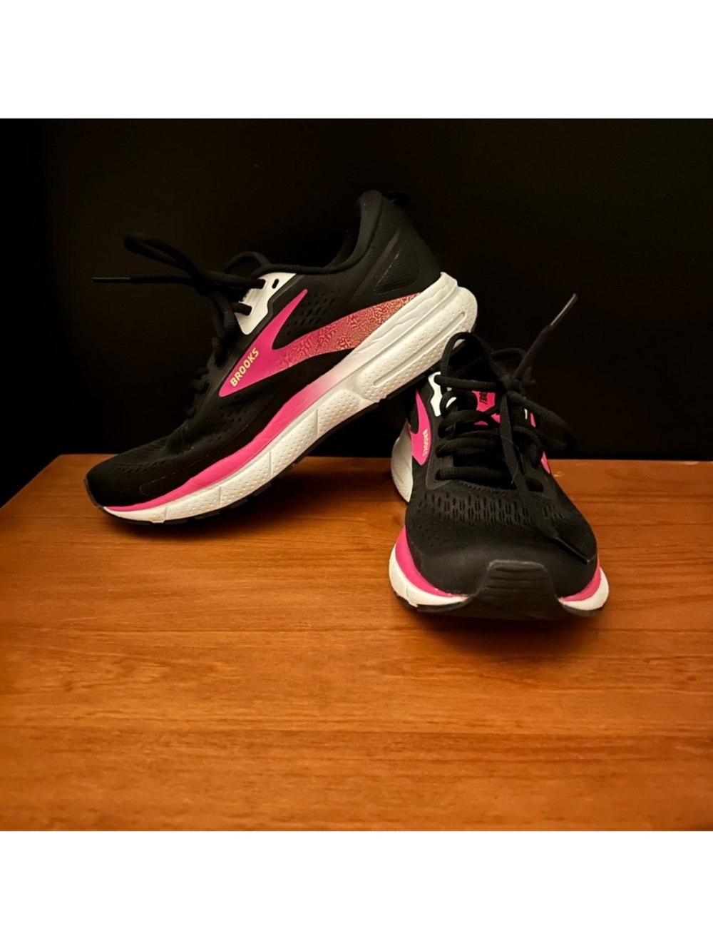 Brooks Women's Black with Hot Pink Running Sneakers